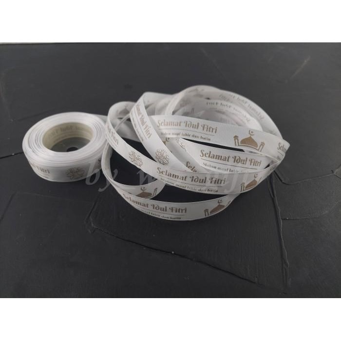 

Pita Idul Fitri -Grossgrain- Broken White;Lebar 2Cm ;Panjang 20Yard 026