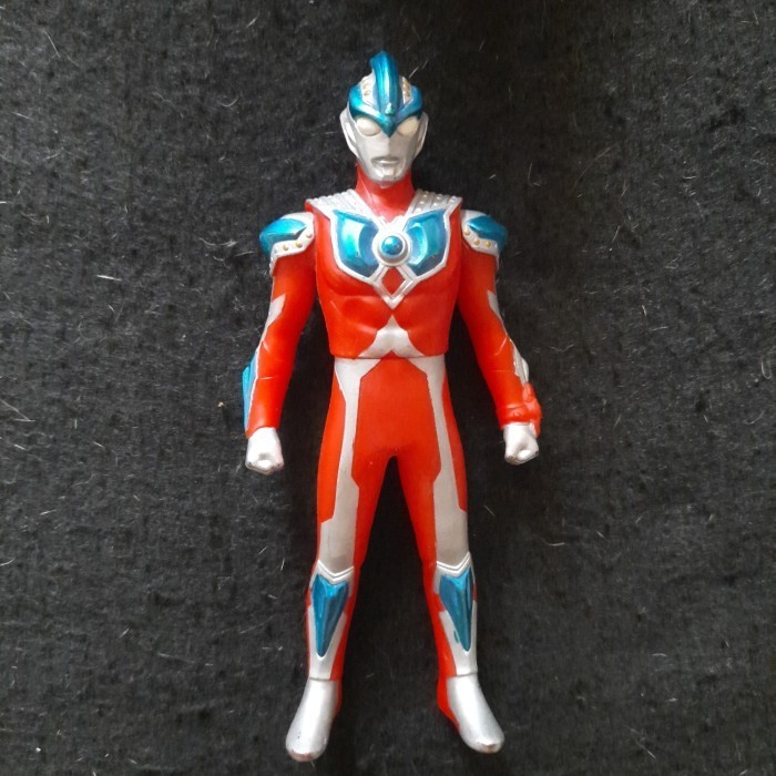 Bandai 14 Cm Ultra Hero 500 Series Ultraman Ginga Strium