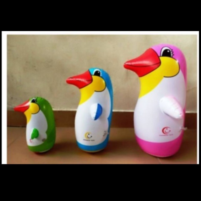 Mainan Balon Tinju Pinguin La Berdiri
