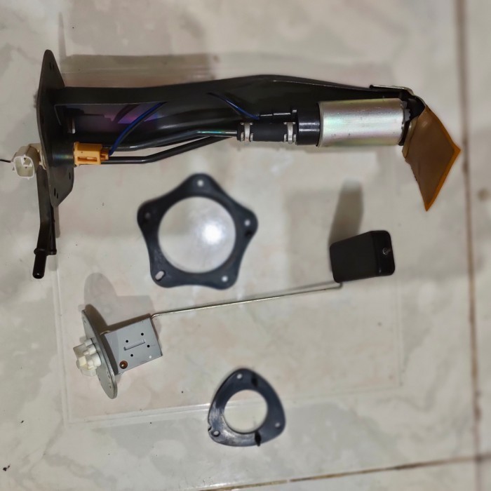 Pompa Bensin Fuel Pump Rotak Futura Injeksi-Colt T120Ss Injeksi Ori #Fressti