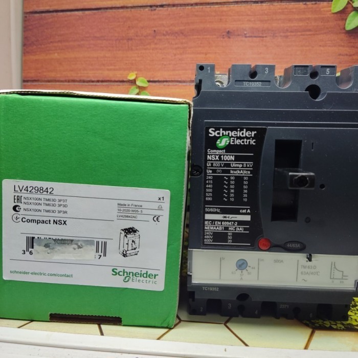 READY mccb Schneider breaker Schneider nsx100n 63a 3phase 3 p lv429842 tm63d