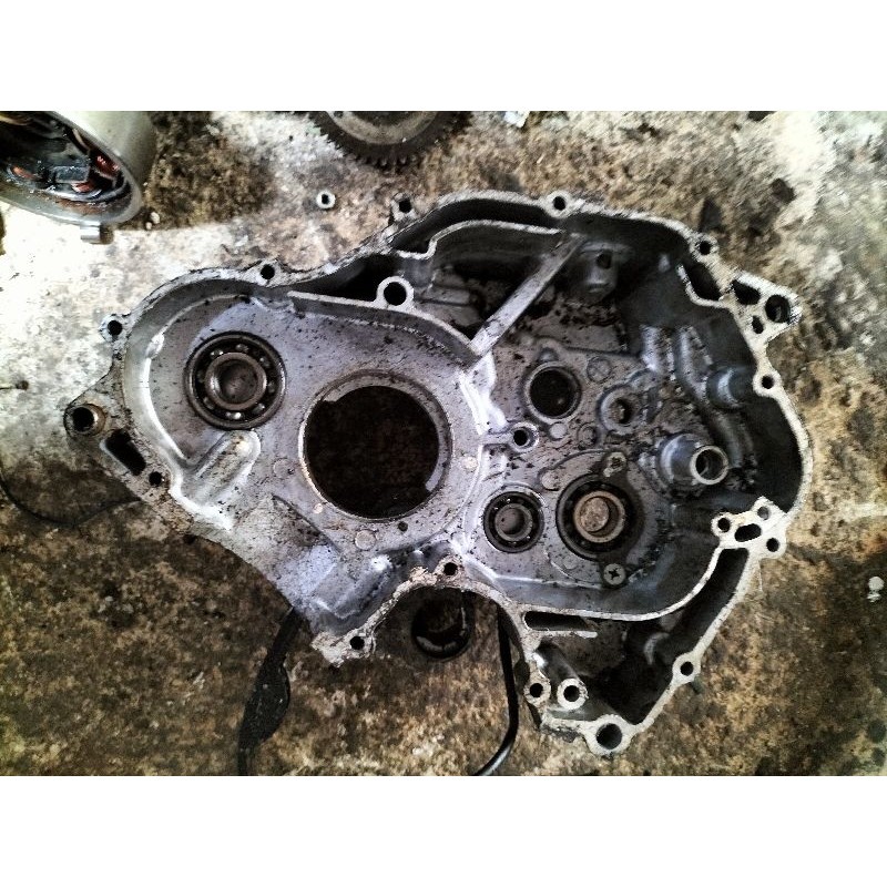 blok mesin sebelah kiri motor Suzuki Satria Fu copotan motor