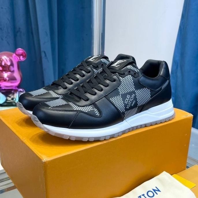 Sepatu Sneakers Pria Import / Sneaker Pria Branded Vvip  Mikiokatsu54