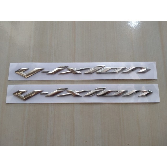Stiker Timbul / Emblem 3D Yamaha Vixion Original