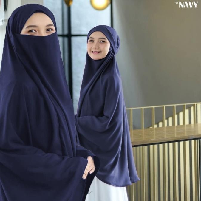 Jilbab Khimar Jumbo Kerudung Syari Putih dan Cadar Madinah