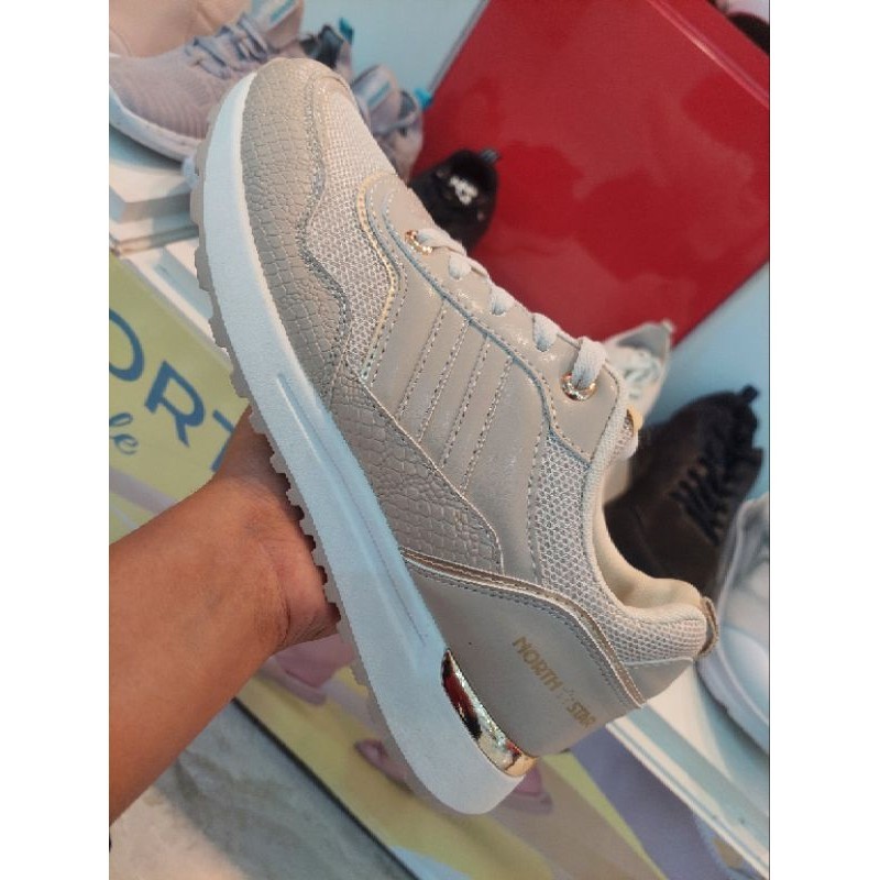 Sepatu NorthStar wanita Bata 581-8217