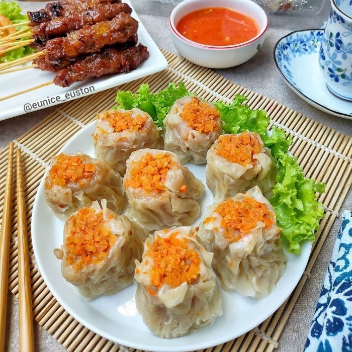 

SIOMAY / DIMSUM BABI Ikan PORK BEKU / FROZEN isi 10pcs/pack