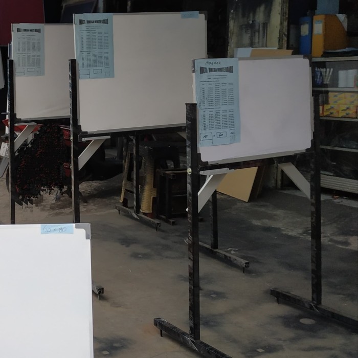 

White Board Standing 40X60 Cm