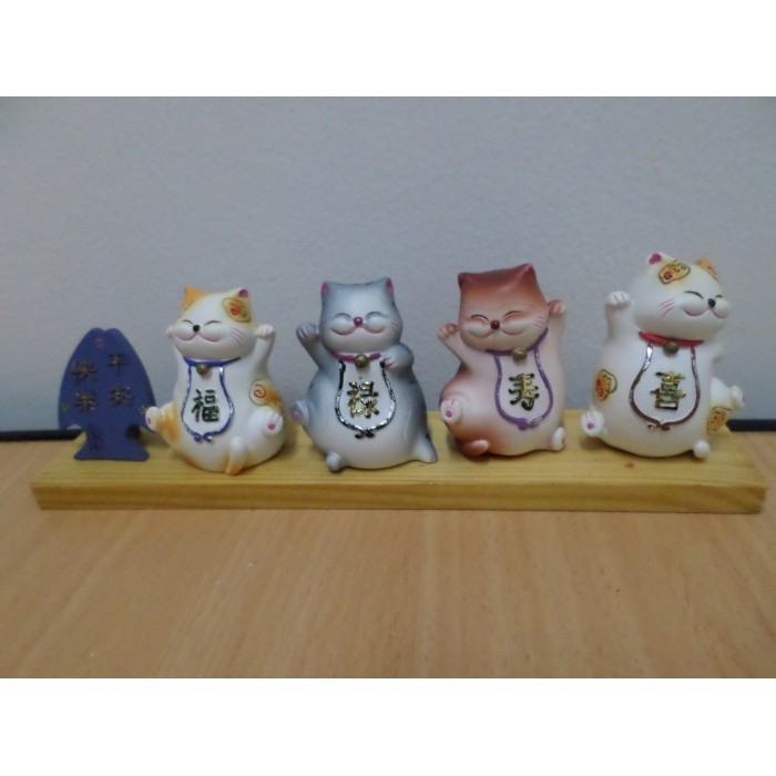 

Lucky Cat / Kucing Keberuntungan
