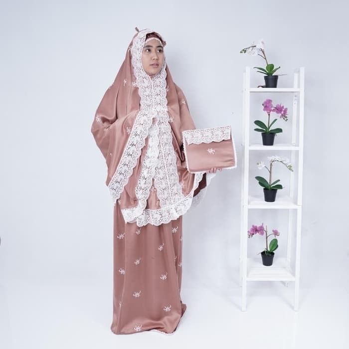 Mukena Fatimah Syahrini