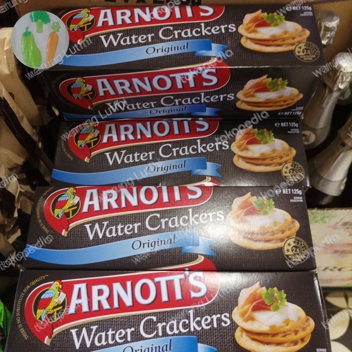 TERBATAS Arnotts Water Crackers Original 125gr