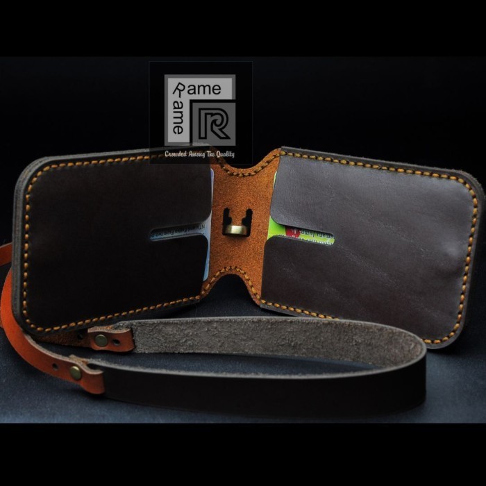 

BARANG TERLARIS Name Tag Holder Id Card Holder Kulit Asli Premium Double Magnet