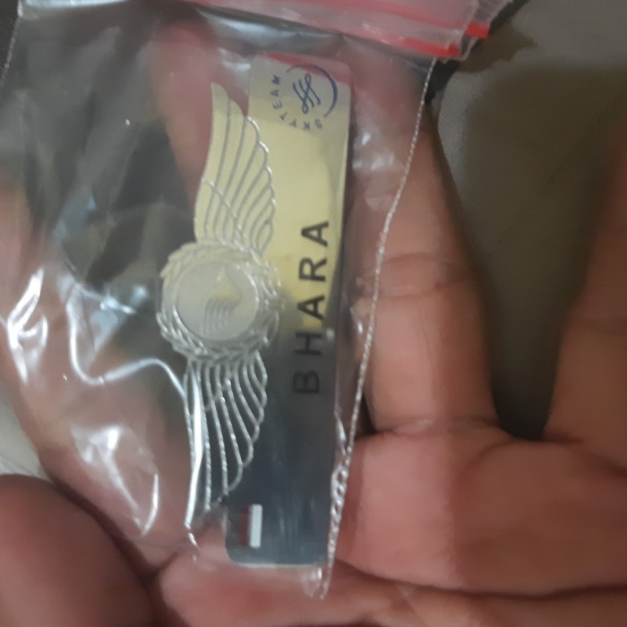 

BARANG TERLARIS wing name tag pramugari garuda