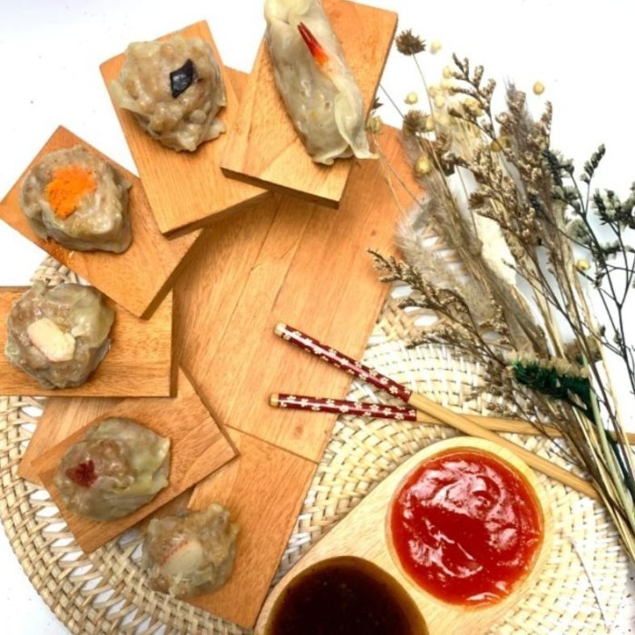 

Uinn - Best Seller Frozen Food Dimsum Mix 50 Pcs Gratis Saus Merah & Lada