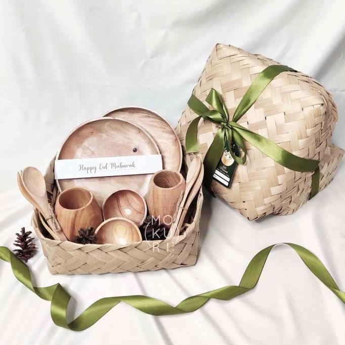 

Eksklusif Dan Terbatas!!! Hampers Lebaran / Eid Hampers / Hadiah Emyrastore