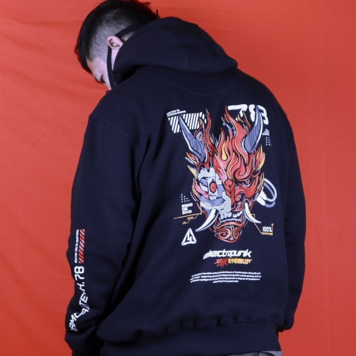 Kremlin Electropunk Pullover Hoodie Hitam - Demonic