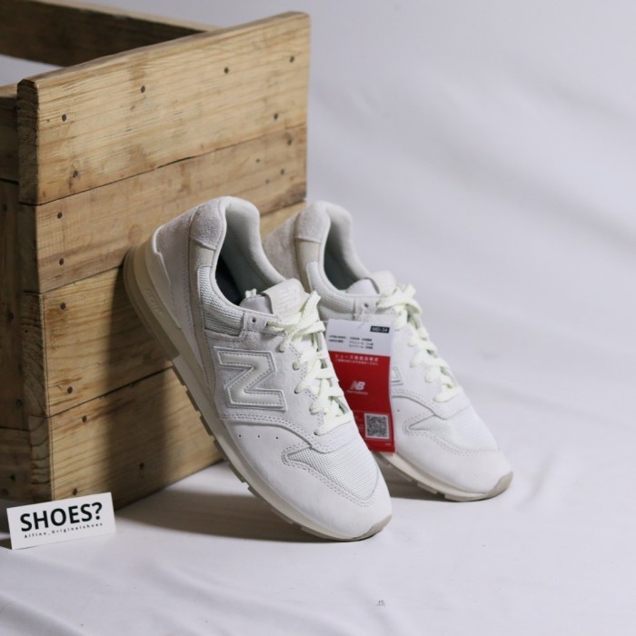 Sepatu Sneakers Pria New Bal*nce 996 Classic Cream/cloud white origina