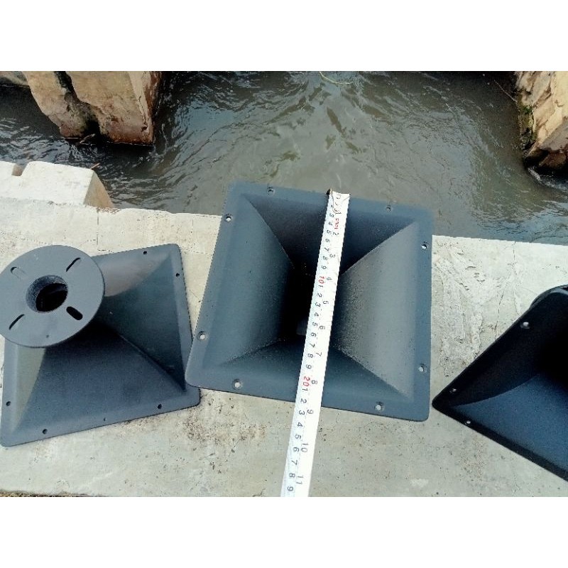 horn tweeter,corong horn tweeter,horn tweeter ukuran 22x22,horn bahan besi,horn bahan almunium
