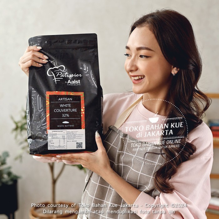 

Cabina Patissier 32% White Chocolate Couverture 2,5Kg Sak Coklat Putih Baking