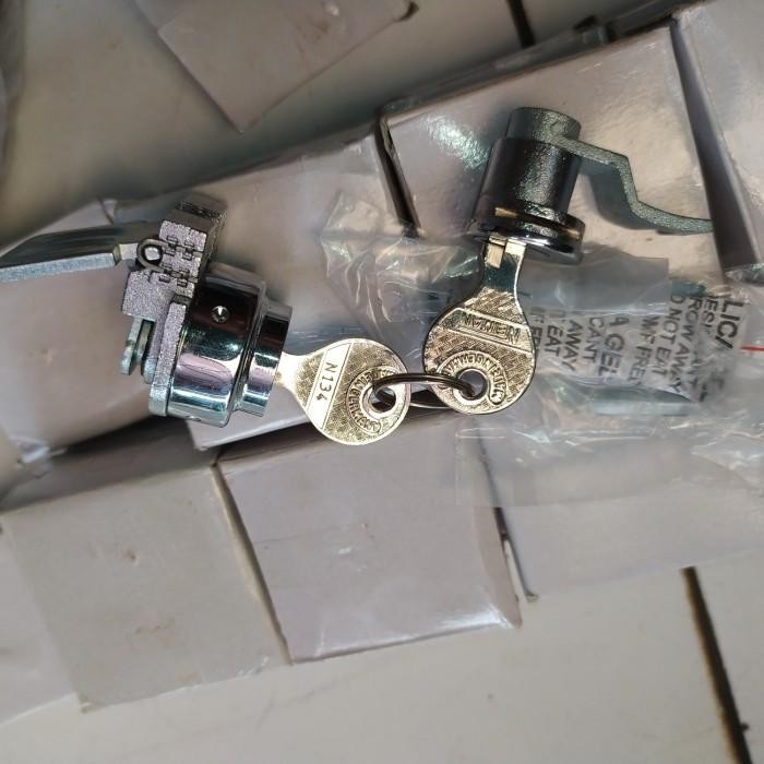 KUNCI STANG BAGASI VESPA VBB NEIMAN IMPORT BARU CAKEP SATU ANAK KUNCI