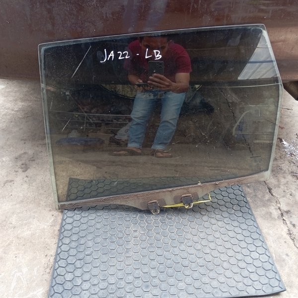 Kaca Pintu Belakang Kiri Honda Jazz Gd3 Original Copotan