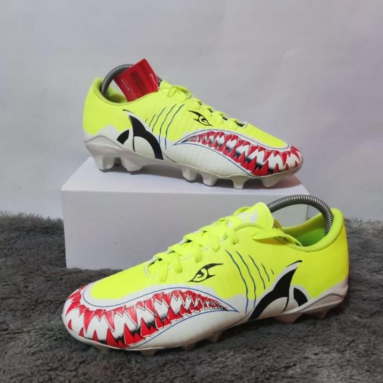 Sepatu Bola Ortus Catalys Hiu Terbaruu