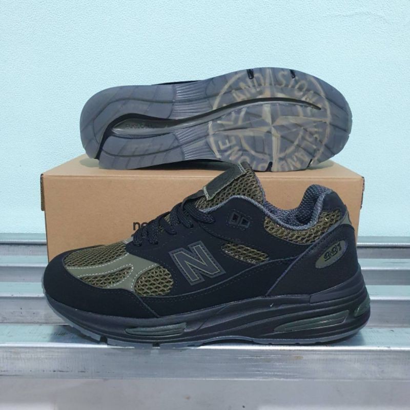 SEPATU PRIA NB 991V2 X STONE ISLAND BLACK