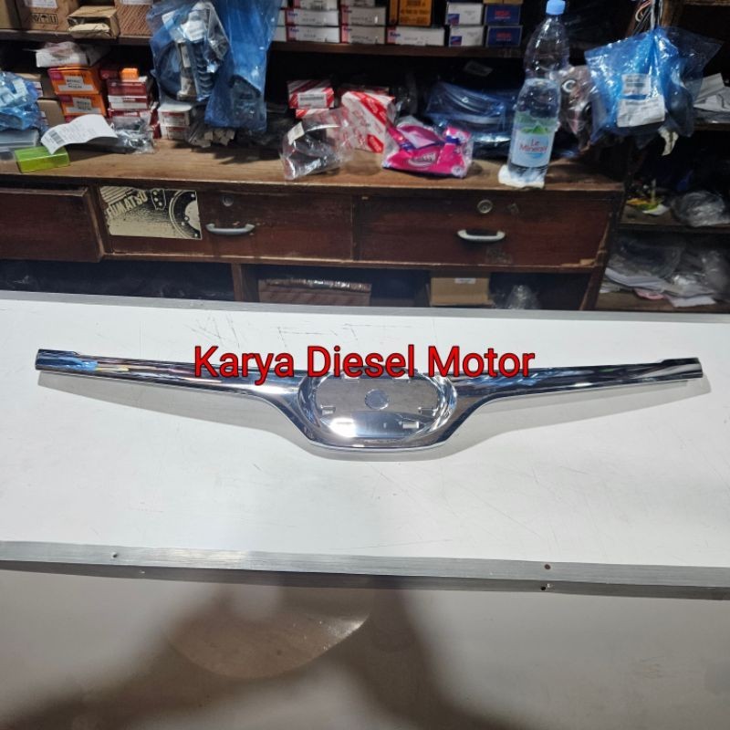 Lis Depan Grill Depan Bemper Chrome Toyota Agya Original 53121-BZ370
