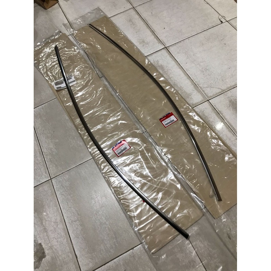 List Chrome ATAS Pintu Depan CRV TURBO 2017-2021 Original