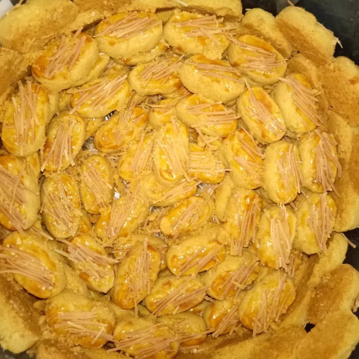 KUE KASTENGEL KEJU KRIUK/ KUE KEJU EDAM, KEJU WISMAN