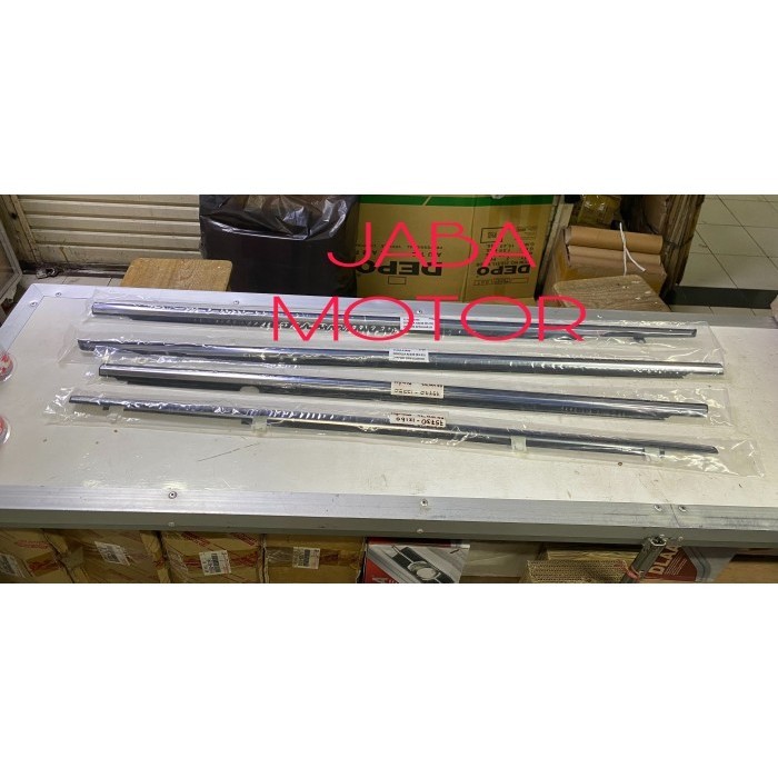 Pelipit Kaca-Pelipit Pintu Corolla Great Set 4 Pintu