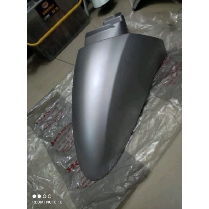 spakbor depan scoopy 2023 - 2024 silver doff original