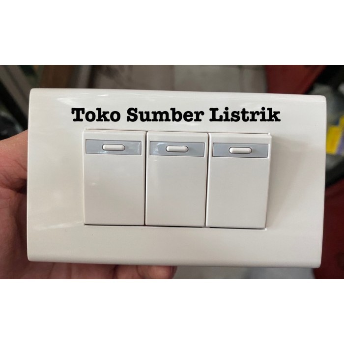 Saklar lampu panasonic 3 gang triple tripel white isi3 1 frame