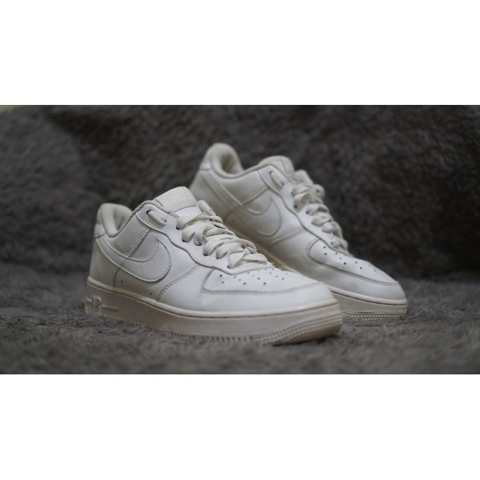 NIKE AIR FORCE 1 TRIPLE WHITE SIZE 42 - SEPATU SECOND ORIGINAL