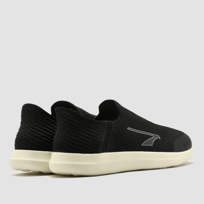 Brodo Active Slip On Black White