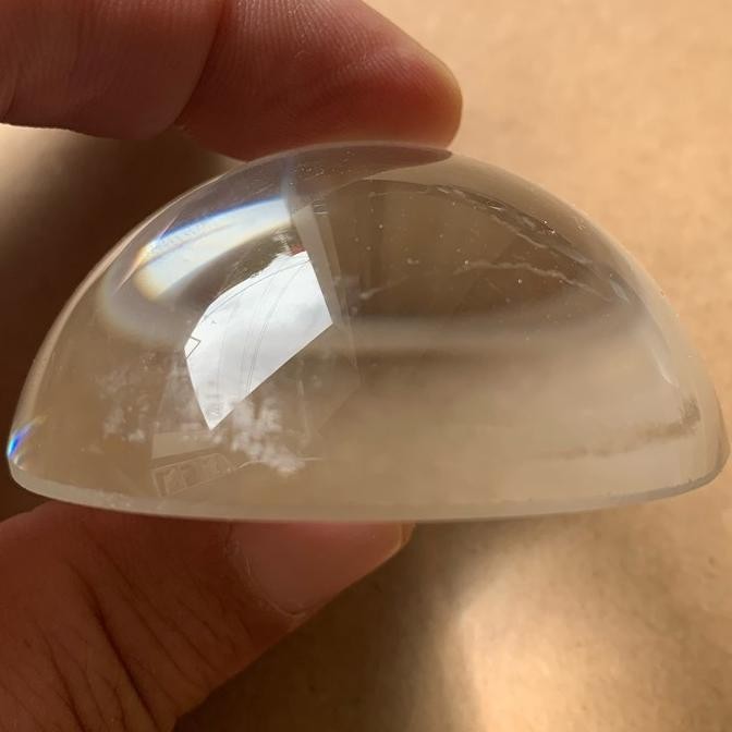 

Paper Weight Dan Magnifier Glass Kristal Small Kondisi Tidak Sempurna