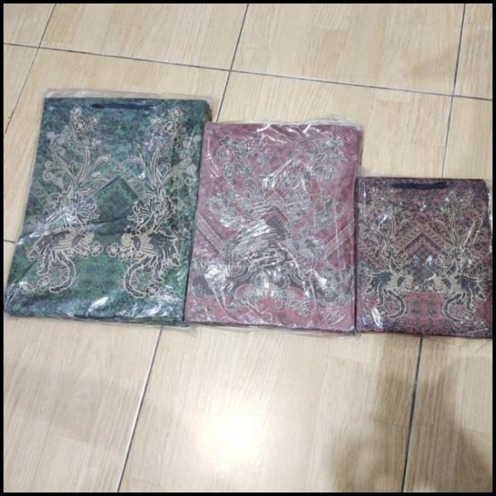 

TERBARU TAS GOODIE BAG BESAR MOTIF BATIK /KANTONG TAS KERTAS ULANGTAHUN KADO !!!!