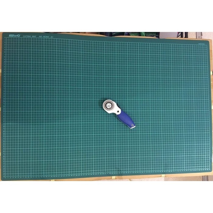 

Cutting Mat Size A1, Double Sided Self Healing A1.Merek Taiwan Kw-Trio