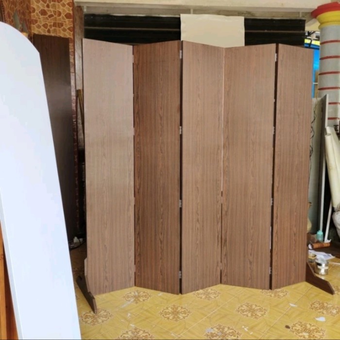 

Partisi Ruangan 5 Pintu Tinggi 2 M Kokoh