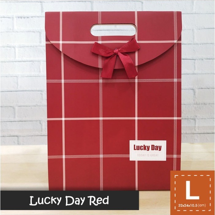 

Paper Bag Pita Motif Ukuran L / Tas Kertas Kado - LUCKY DAY