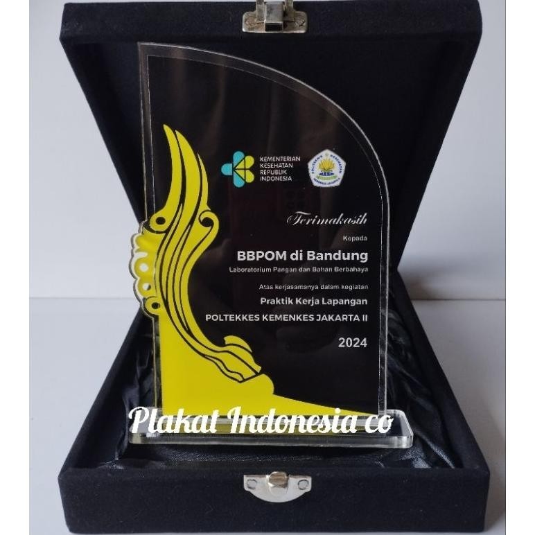 CR - Plakat | Plakat akrilik | Plakat akrilik custom |  Plakat akrilik wisuda | Plakat akrilik murah