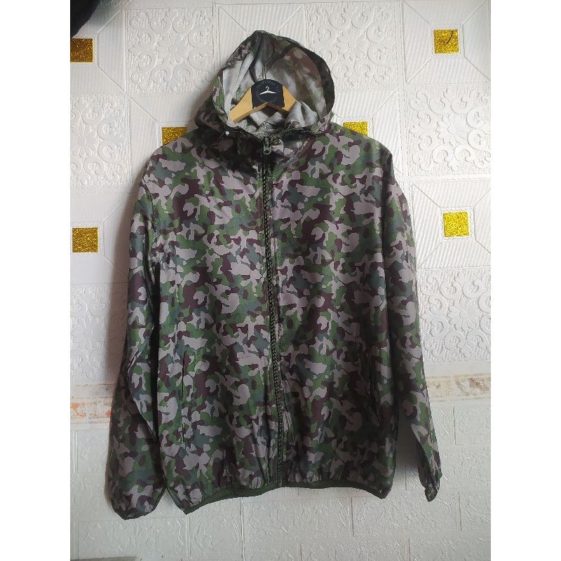 jaket running camo