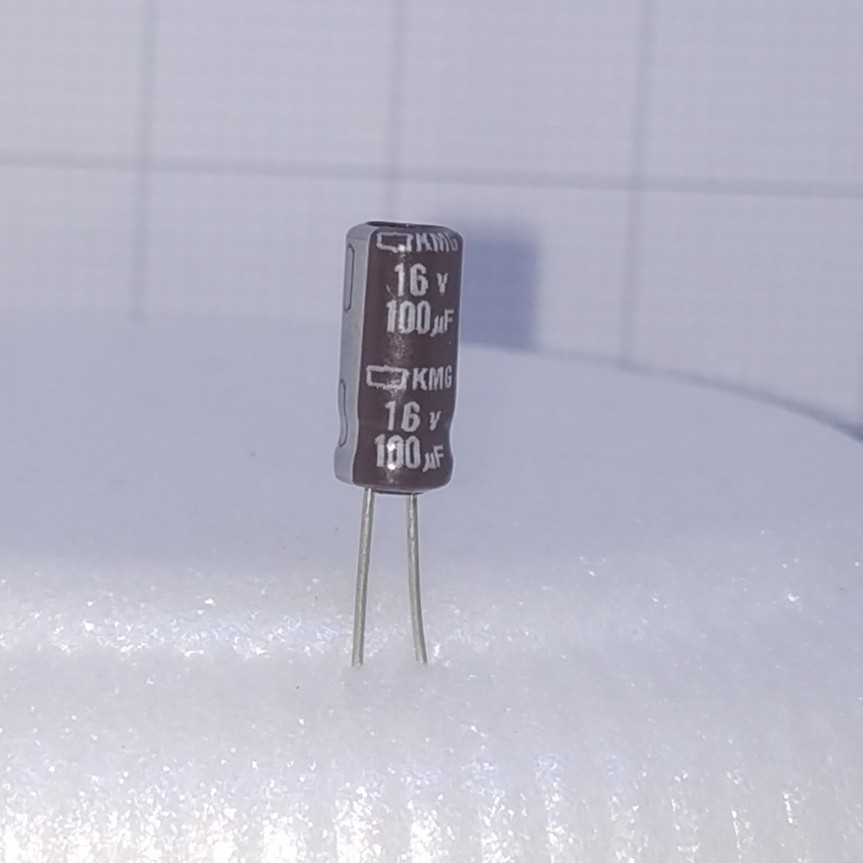 Elco 100uf 16v / Kapasitor 100uf 16v / Elco 100 - 16V Harga untuk=100buah