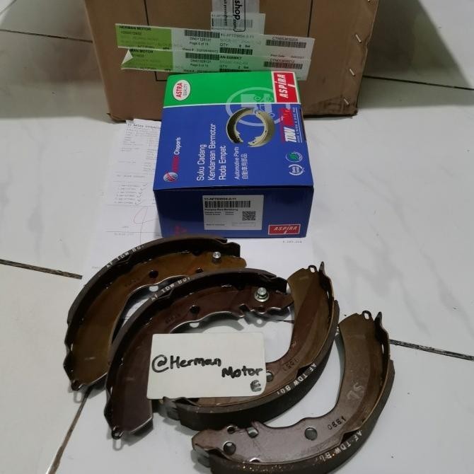 Kampas Rem belakang TDW akebono Avanza - Xenia Brake shoe Original