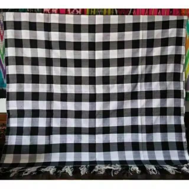 Kain Poleng Kotak Catur Hitam Putih Khas Bali