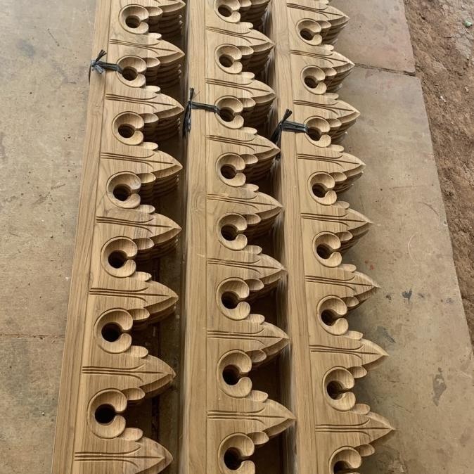 lisplang kayu jati ukiran aksesoris rumah joglo ZS01