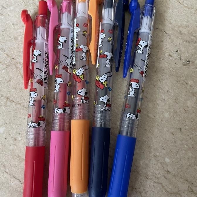 

snoopy sarasa set 5 pcs / snoopy pen set