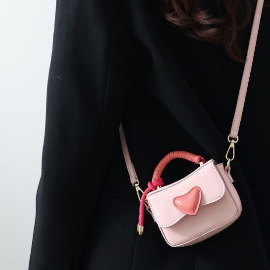 [ Cod ] Aroana Bag Tas Wanita 2024 Tas Selempang Bahu Gaya Baru Tas Persegi Ni Pink Love Gaya Ins