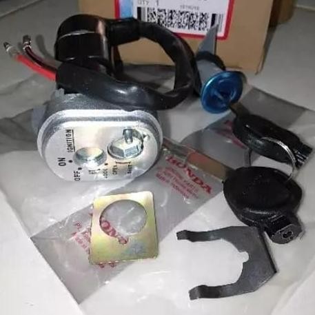 KONCI KONTAK SUPRA X 125 FI 2006-2013 BATMAN PLUS KONCI JOK ORI HGP