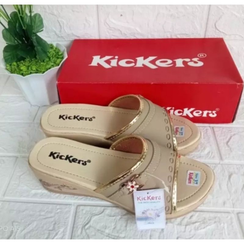 Sandal Karet Wanita // Sandal Wedges Wanita Terbaru Sandal Wanita wedges Kickers Murah